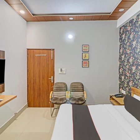 Hotel O Star Ki Нью-Дели Экстерьер фото