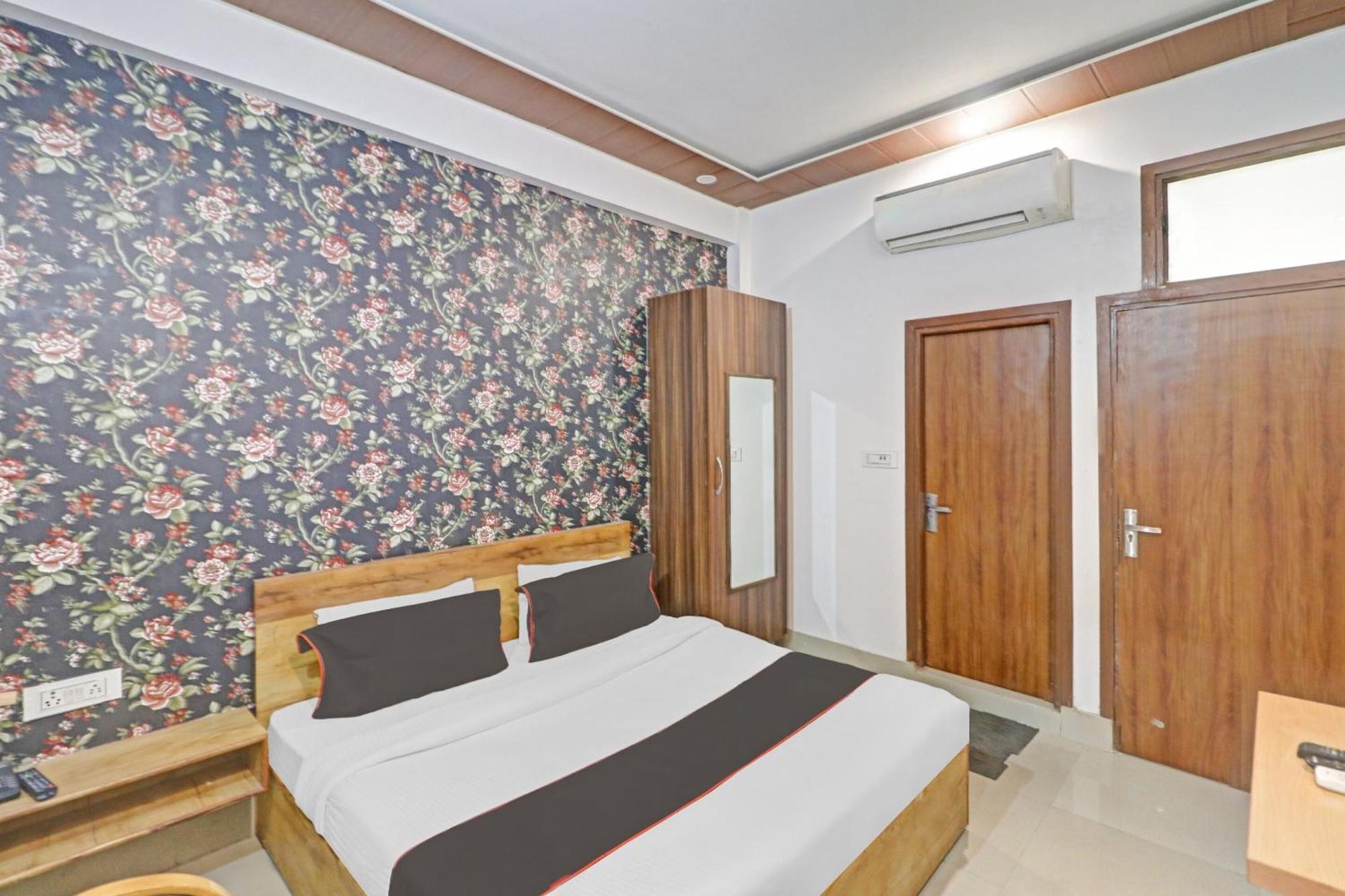 Hotel O Star Ki Нью-Дели Экстерьер фото